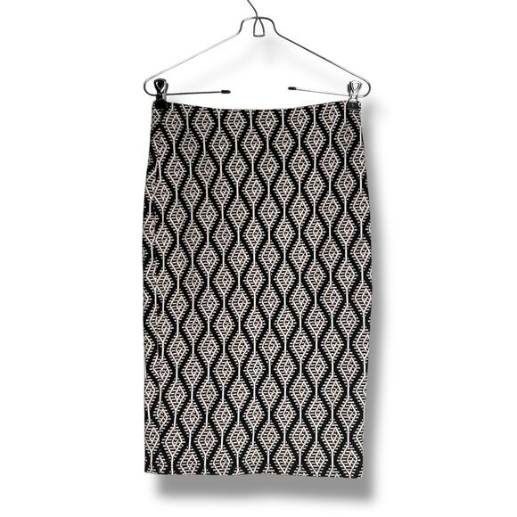 Zara Trafaluc Size Medium Fall Winter Collection Black White Aztec Pencil Skirt - Picture 1 of 6